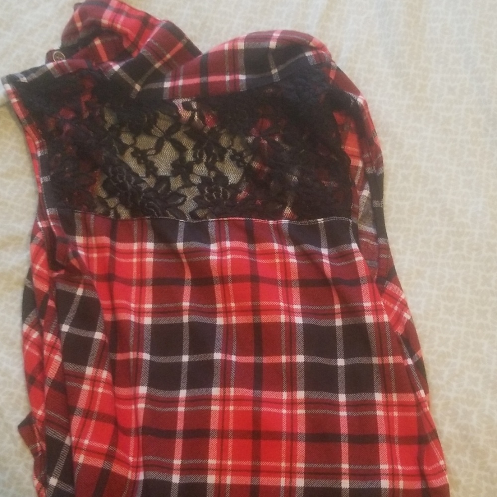 Red top - Picture 2 of 2